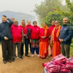 अल मेटल काष्टिङद्वारा भजन समूहका सदस्यहरूलाई न्यानो कपडा वितरण